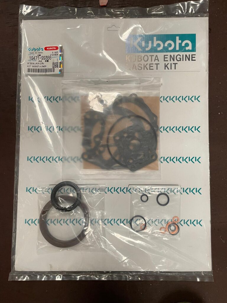 D902 Lower Gasket set 1G471-99360 front
